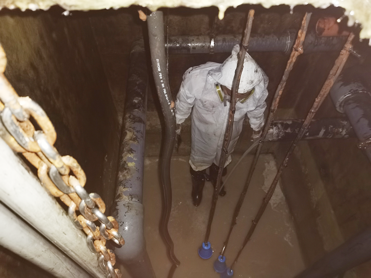 Life Station / Sewage Tank Cleaning